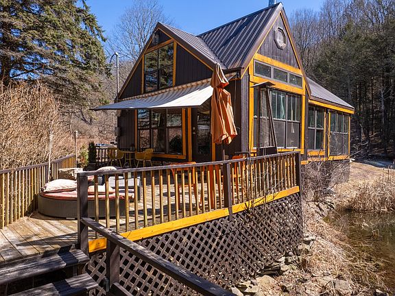 3rd image of 268 Crystal Meadows Rd