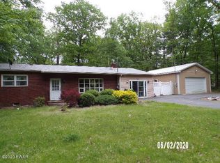 120 Persimmon Dr, Dingmans Ferry, PA 18328