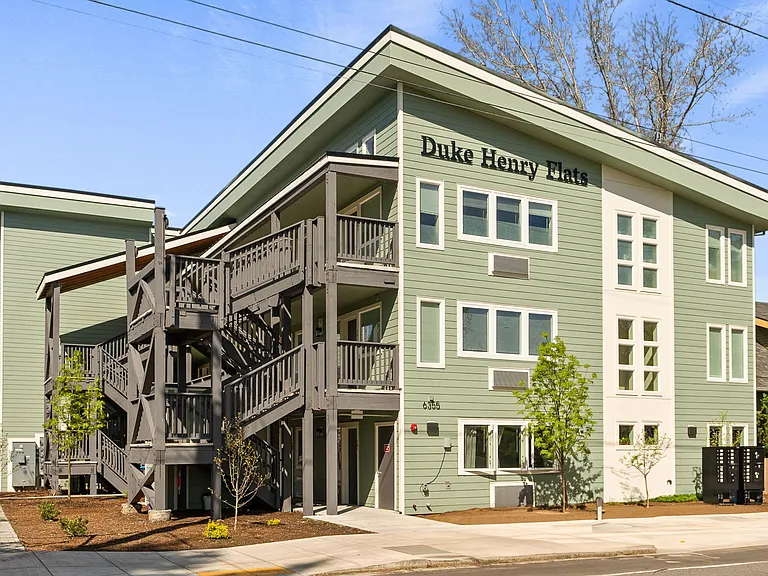 Duke Henry Flats — Photo 3