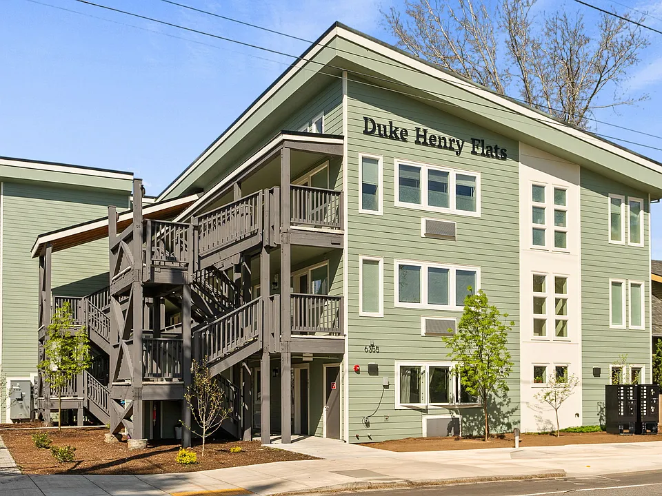 Building Photo 3