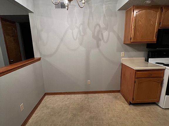 4th image of 10205 E 63rd Ter APT A