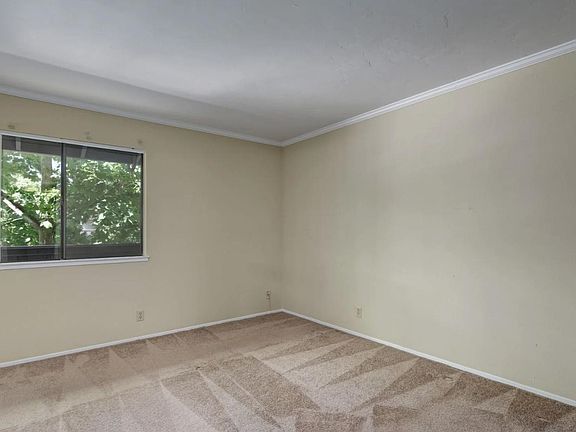 4th image of 1001 E Evelyn Ave #108