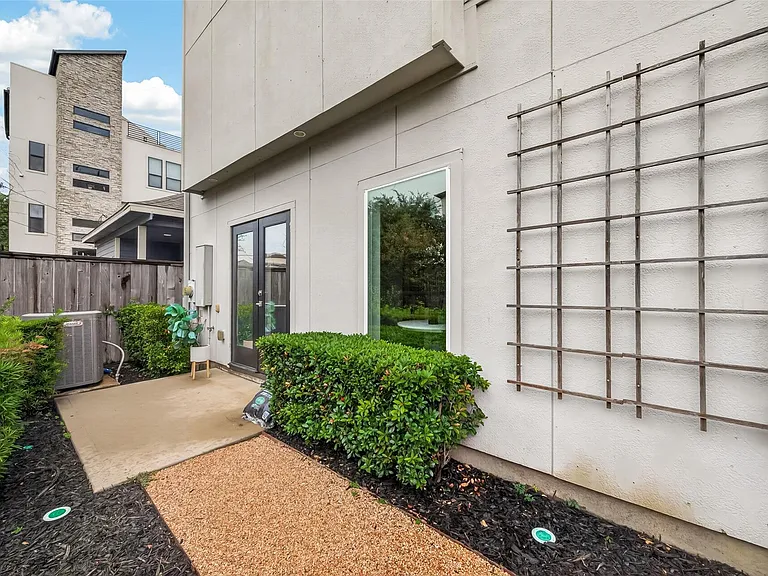 1604 Ovid St #B — Photo 45
