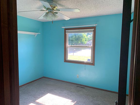 4th image of 325 N Driftwood Ct