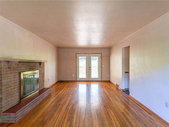 5th image of 1016 Lakeview Dr