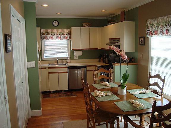 Dining/Kitchen