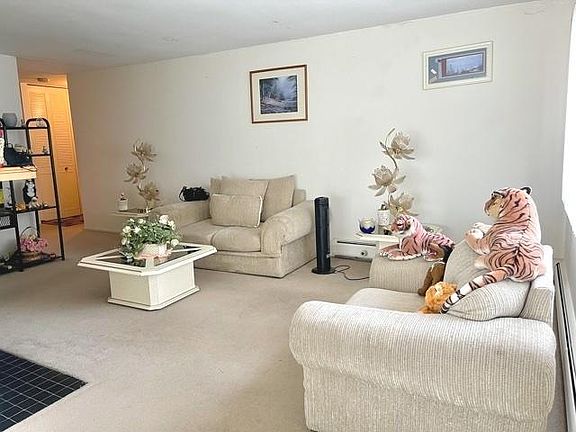 4th image of 3800 Bayside Dr Unit 6