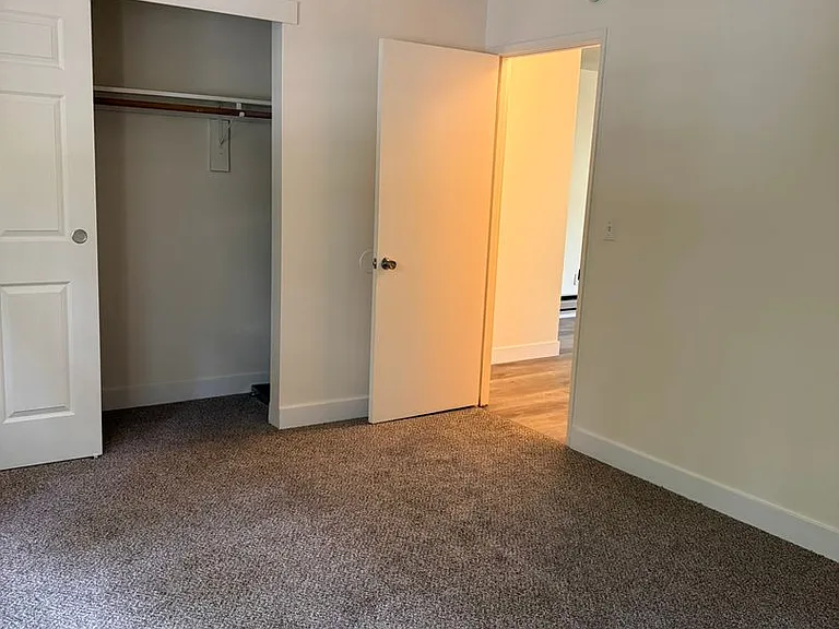 LAURELWOOD ESTATES — Photo 16