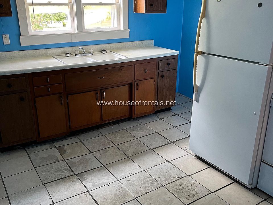 1st image of 1115 N Park Ave #3