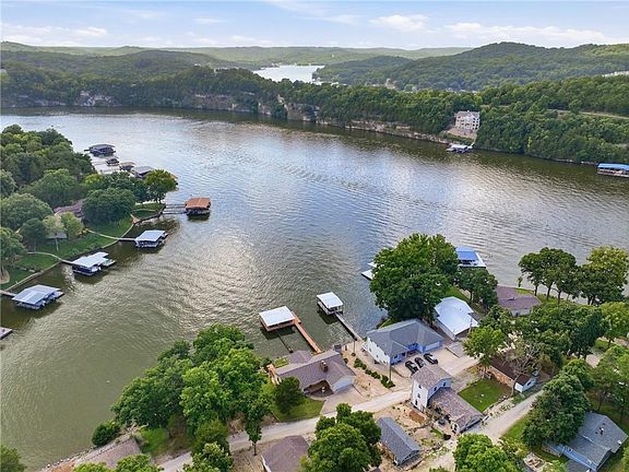 5th image of 380 Fischer Point Dr