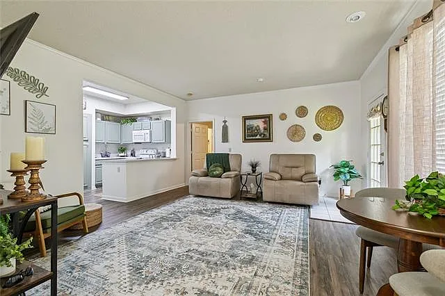 2 bed, 2.0 bath, 1050 sqft, $1,250 — Photo 3