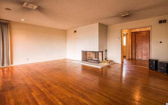 4th image of 1075 Pine Bluff Dr