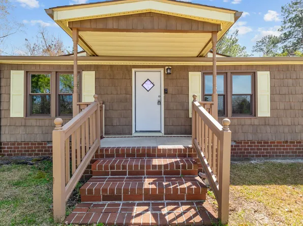 100 Caviness Dr, Jacksonville, NC 28540
