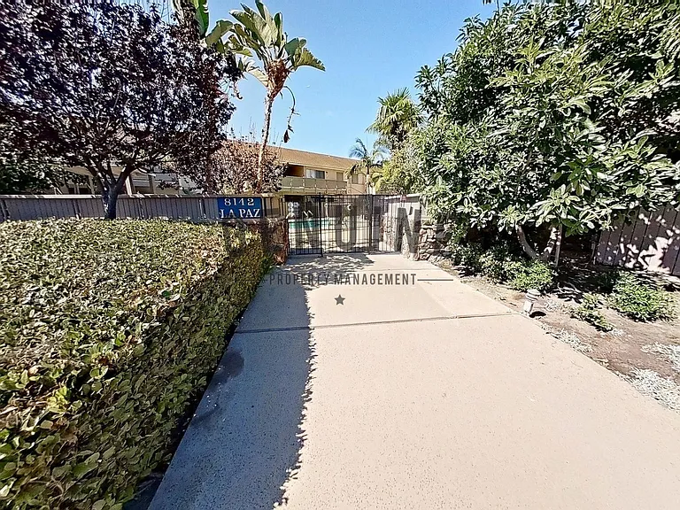 8142 La Paz Dr — Photo 22