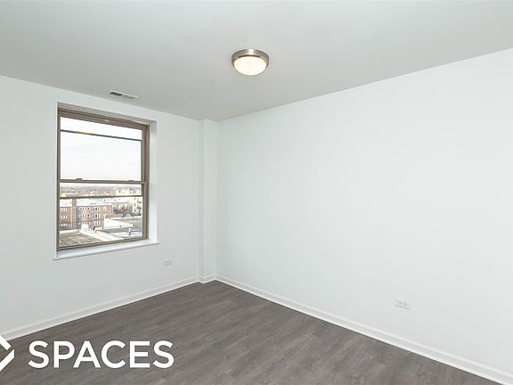 4th image of 940 W Winona St APT 502