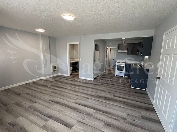 4th image of 223 SE Roseville Ln #H