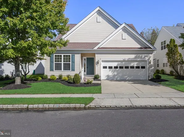 64 Lowell Dr, Marlton, NJ 08053
