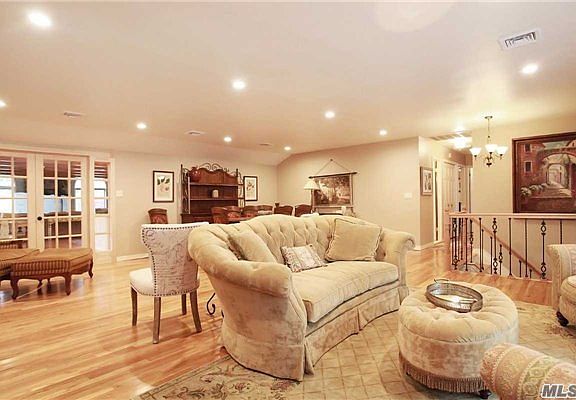 4th image of 9 Capel Dr