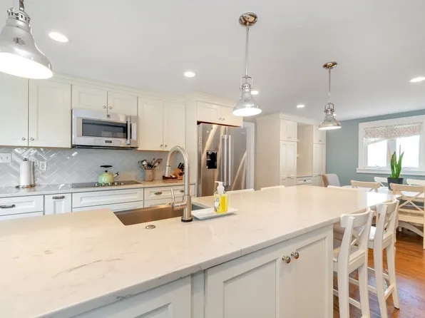 64 Orchard Ln, Melrose, MA 02176