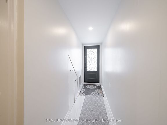 3rd image of 22 Yucatan Rd