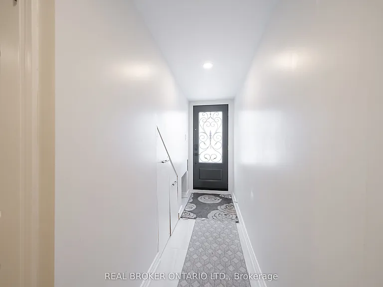 22 Yucatan Rd #LOWER — Photo 3