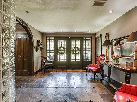 4th image of 1328 Park Ln