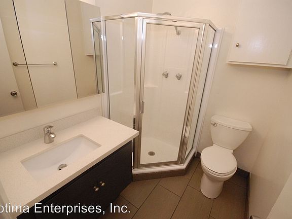 4th image of 1116 N Olive Dr APT 203