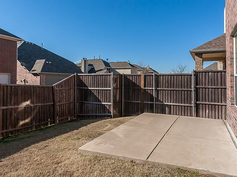 11945 Henderson Dr — Photo 20