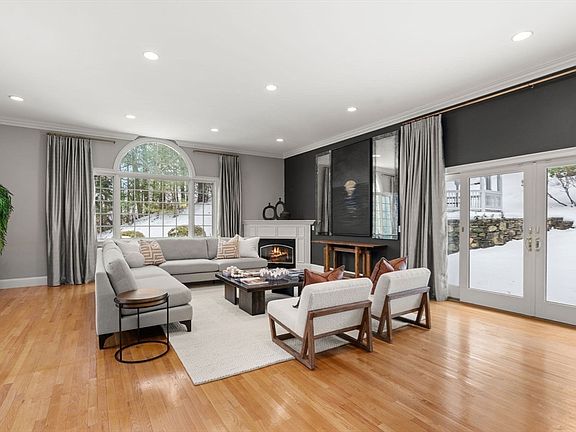 4th image of 55 Forest Ridge Rd