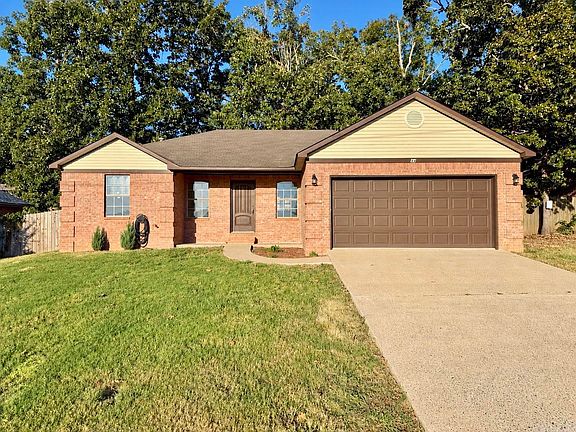 2nd image of 44 Weston Cir