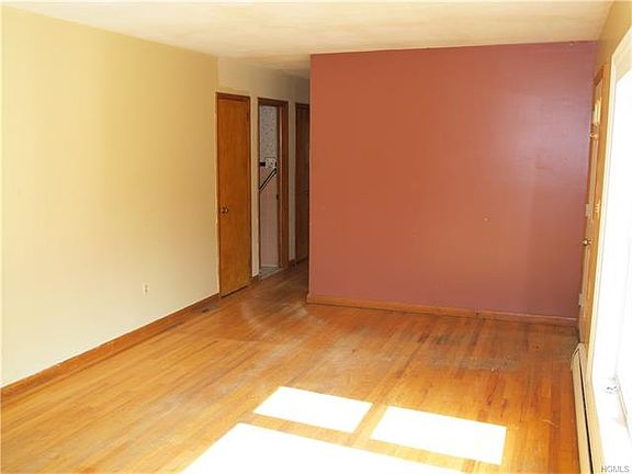 4th image of 14 Lodar Ln