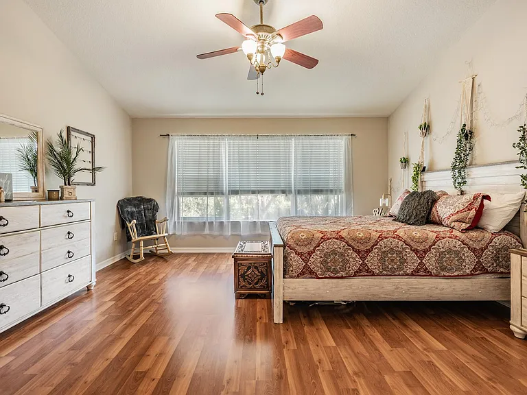 2445 Earlswood Ct — Photo 9