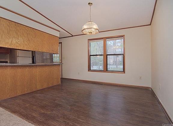 4th image of 8030 Marin Dr