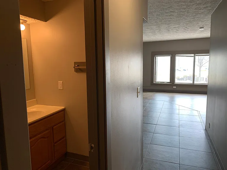 1640 Holdrege St #208 — Photo 3