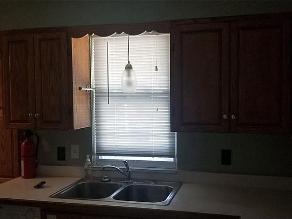 5th image of 3102 Parkwood St