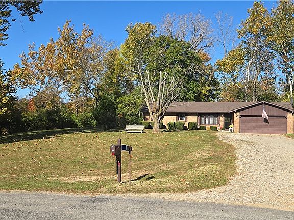 2nd image of 4996 Meadowcrest Ln