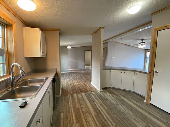 4th image of 309 Jones Cir
