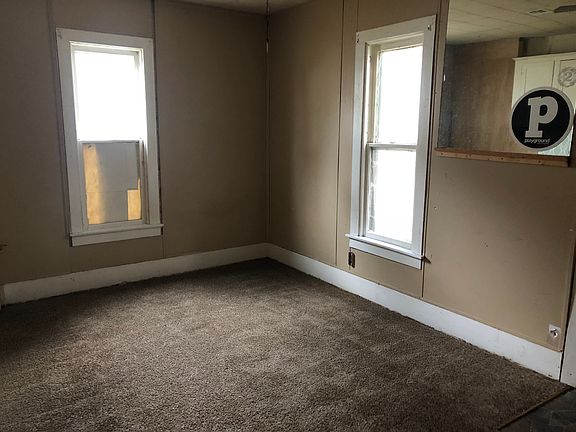 3rd image of 307 N Elm St #305