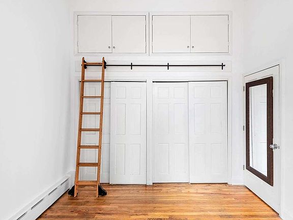 5th image of 250 Mercer St APT D402