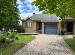 204 Dunbarton Ct, Ottawa, ON K1K4L7