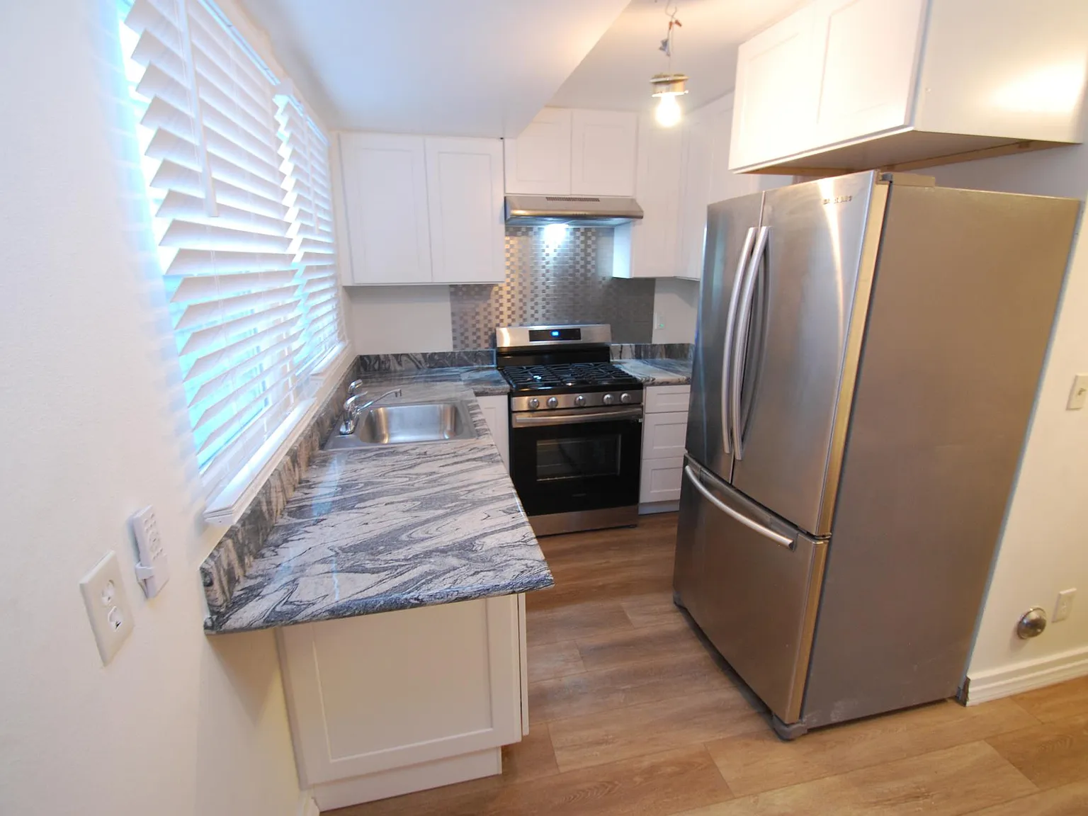 1016 N Banning Blvd — Photo 2