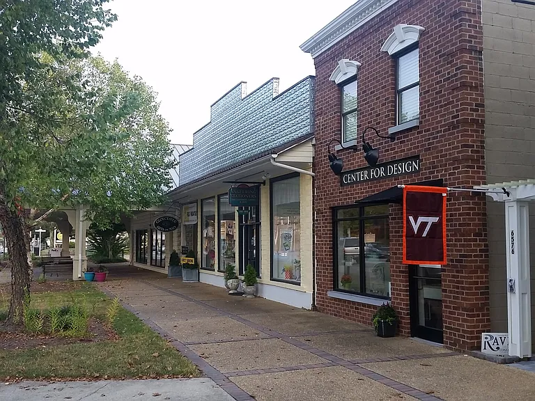 Main St — Photo 1