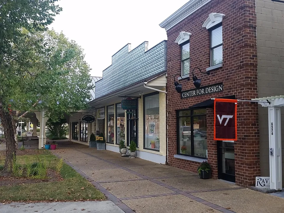 Main St