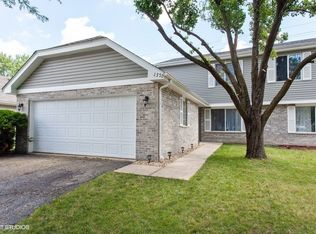 1370 Andover Dr, Aurora, IL 60504