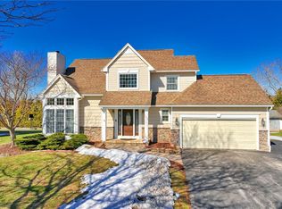 127 Twin Oak Dr, Rochester, NY 14606