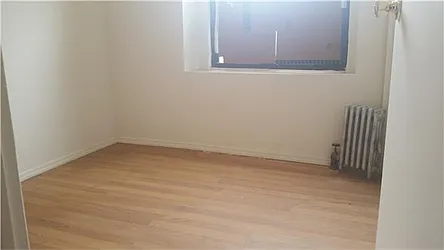 Rented by R New York