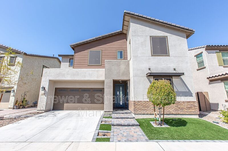 1st image of 220 E Wisteria Dr