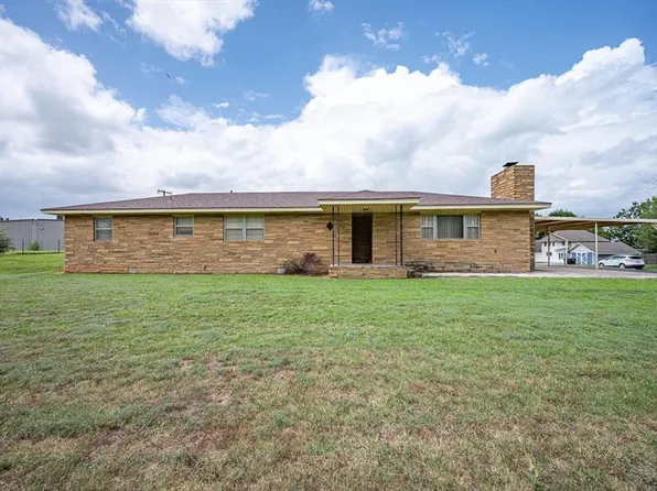 202 E Park St, McLoud, OK 74851
