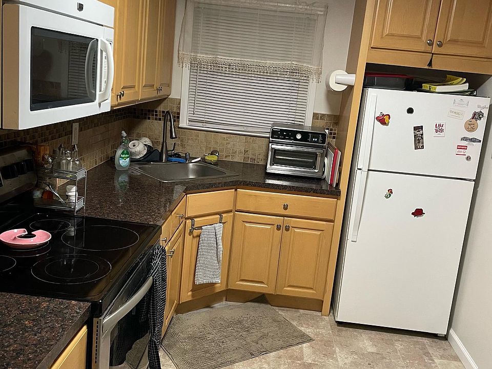 1st image of 838 Main St Floor 2