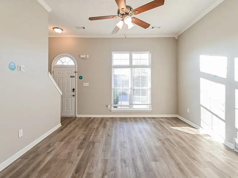 7140 Hunters Forest Dr — Photo 6